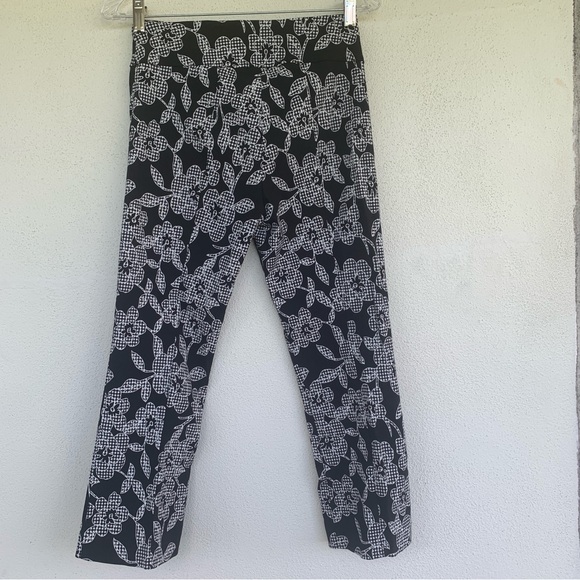 Elliot Lauren pant. Floral . Black and white size 6 - Picture 3 of 8
